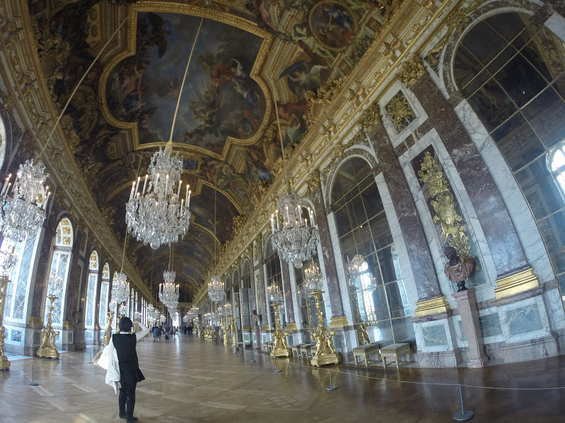 hall of mirrors