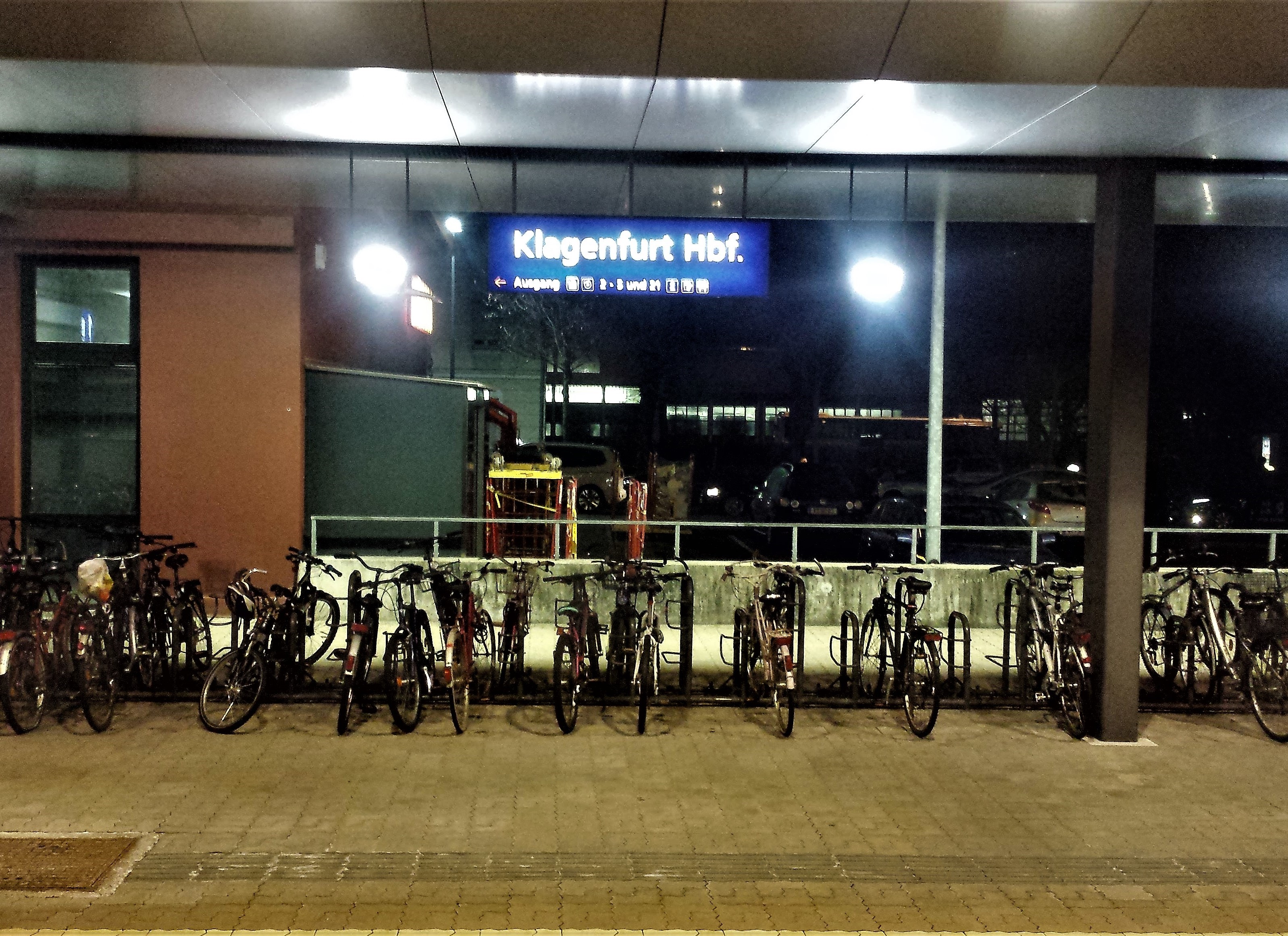 20160129_194455_Walther-von-der-Vogelweide Square