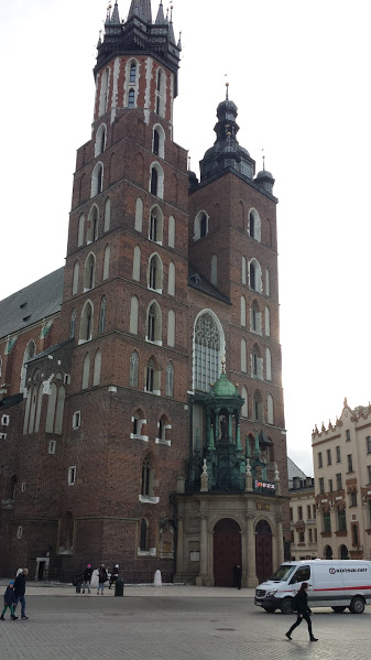 20160202_094759_Main Square