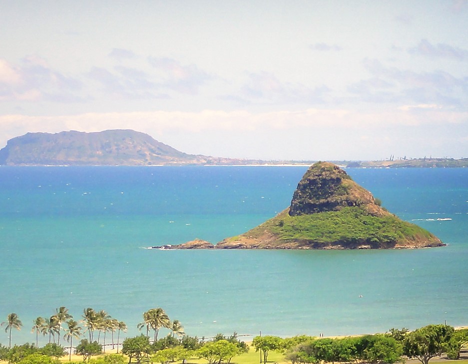 Chinaman's_Hat_-_Oahu_Hawaii