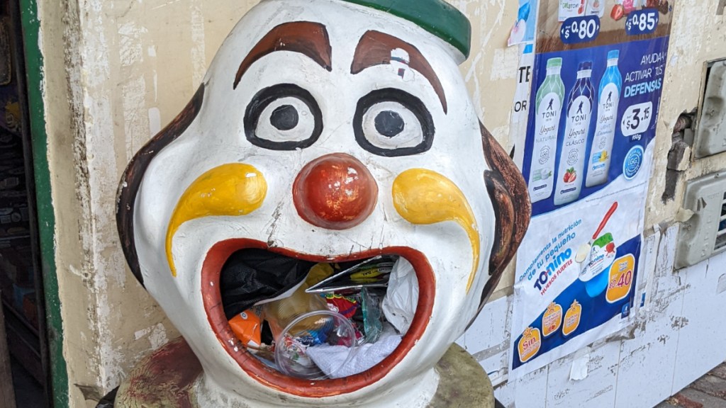 Ode to Ecuador’s Circus Trash&nbsp;Cans
