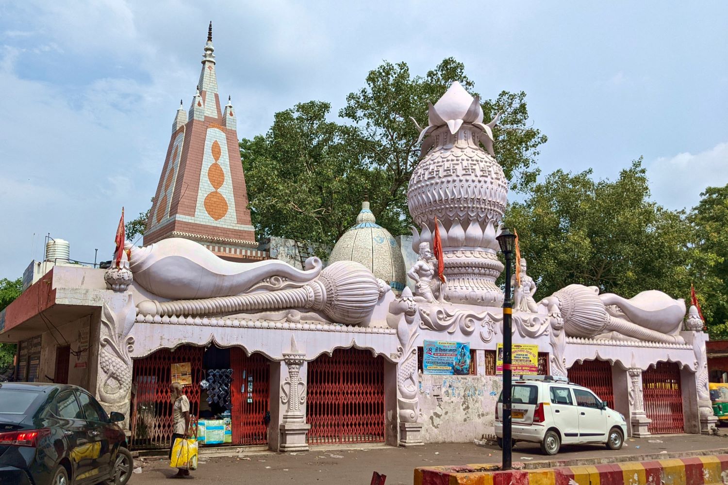 Hyderabad to Lucknow by Plane and Train