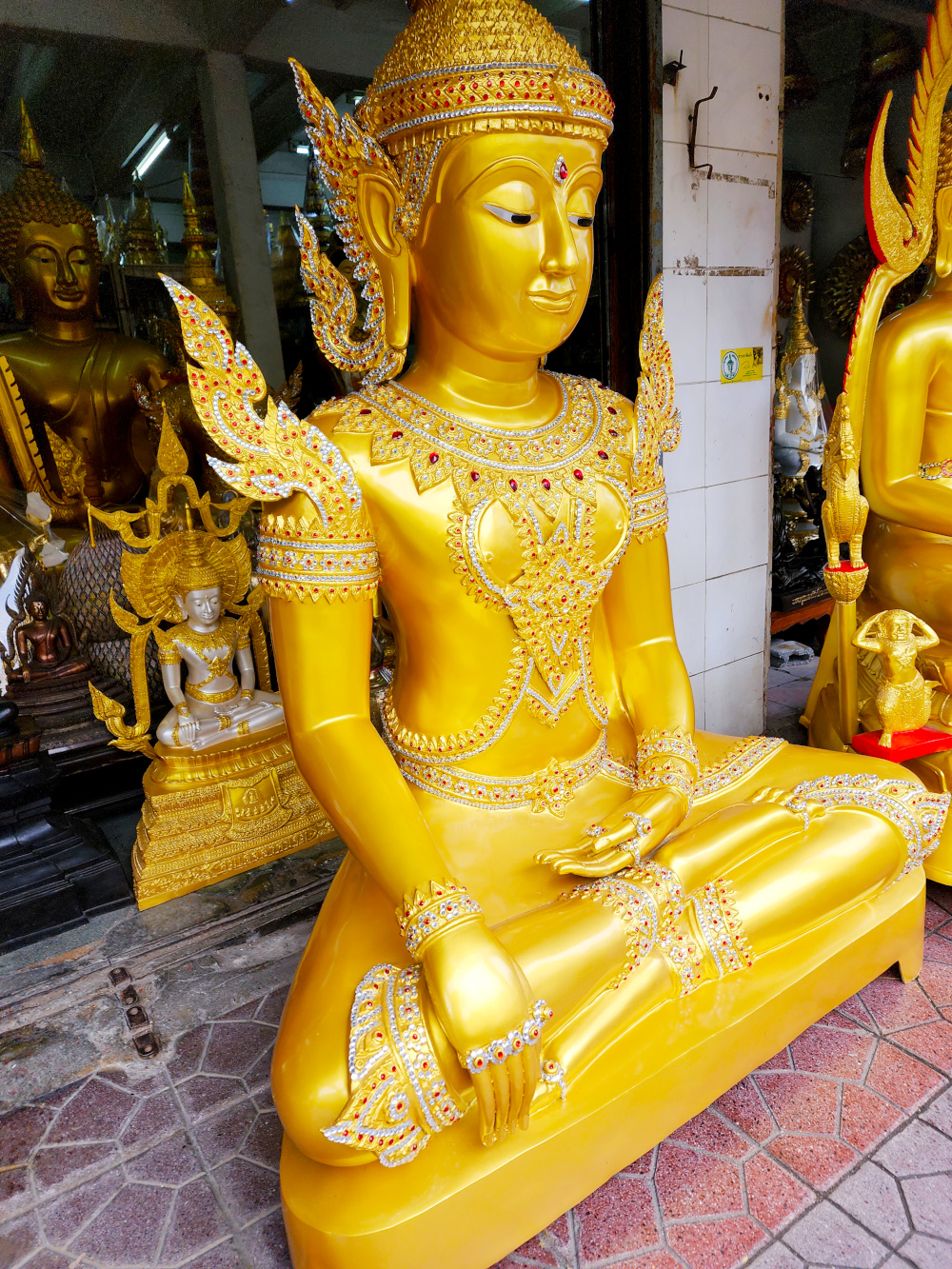 golden statues for sale Bangkok, Thailand