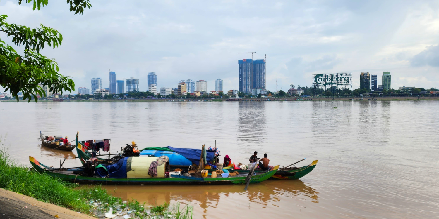 family long boats on the Mekong