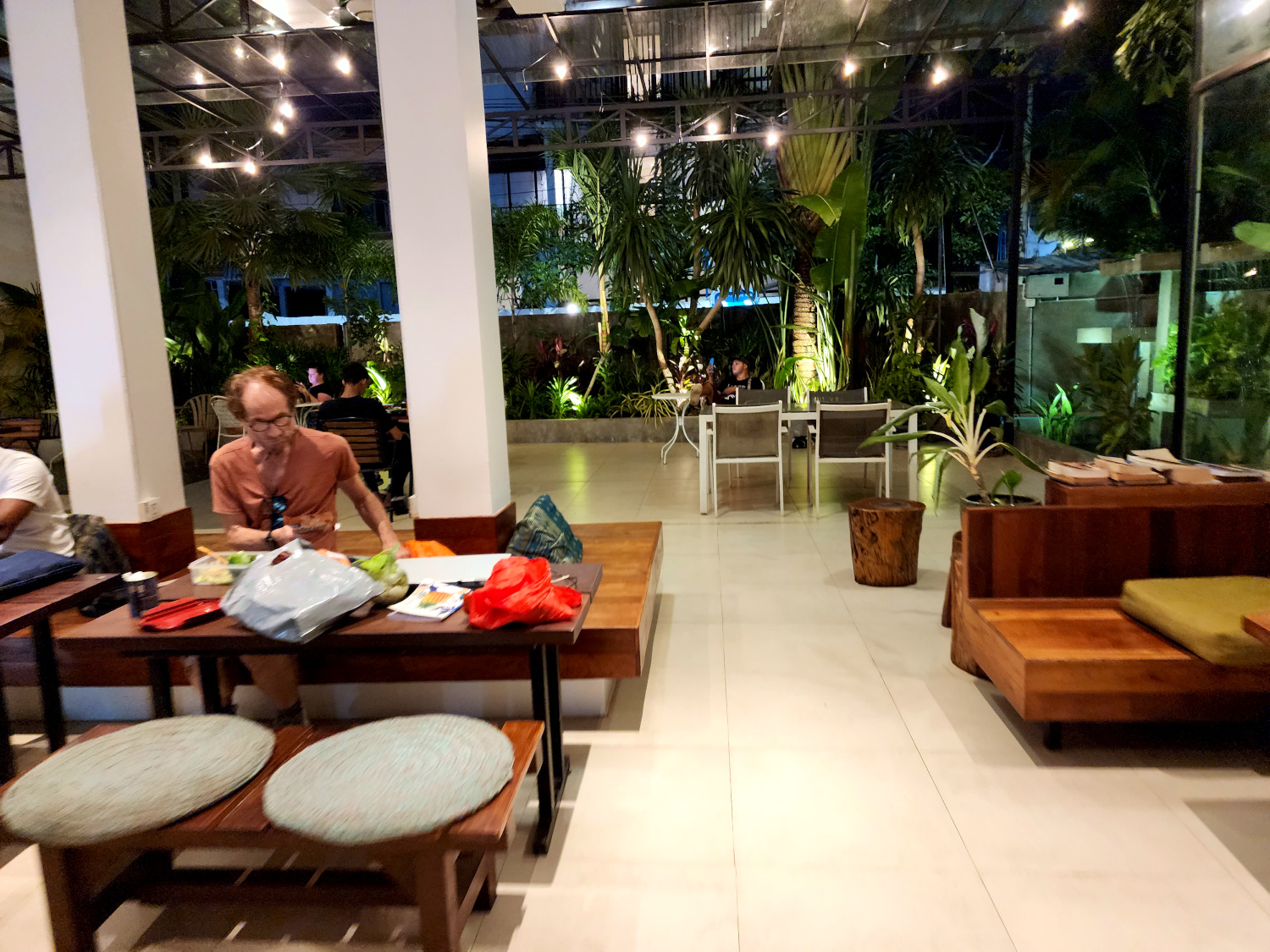 community room at Onderz Hostel in Siem Reap