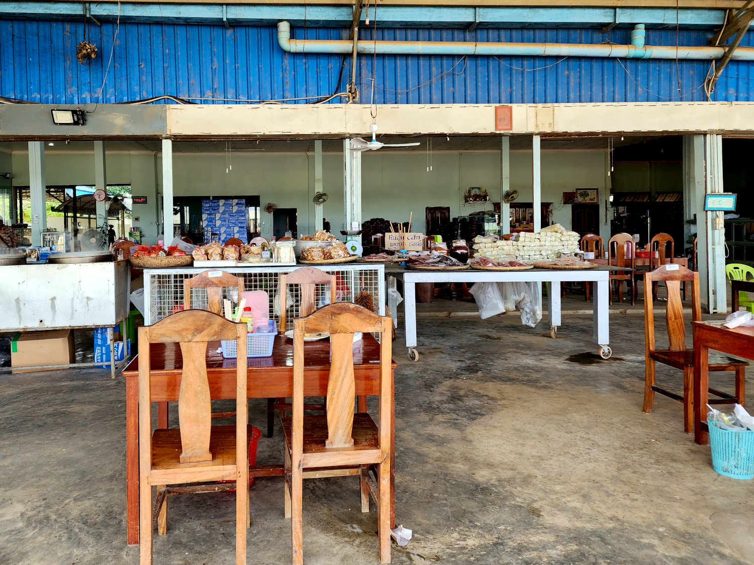 rest stop on the route, Vietnam to Cambodia
