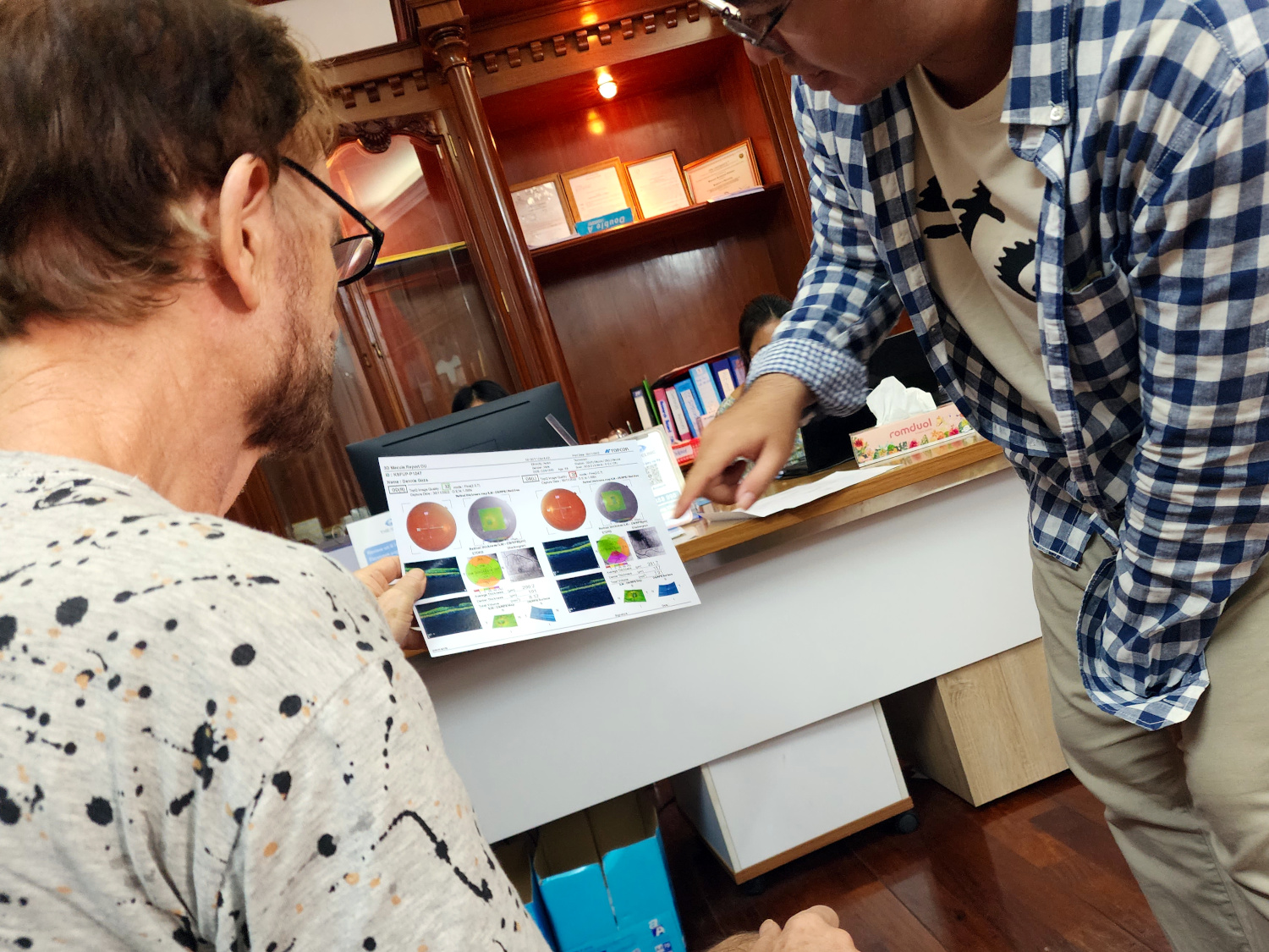 getting eye exam in Phnom Penh