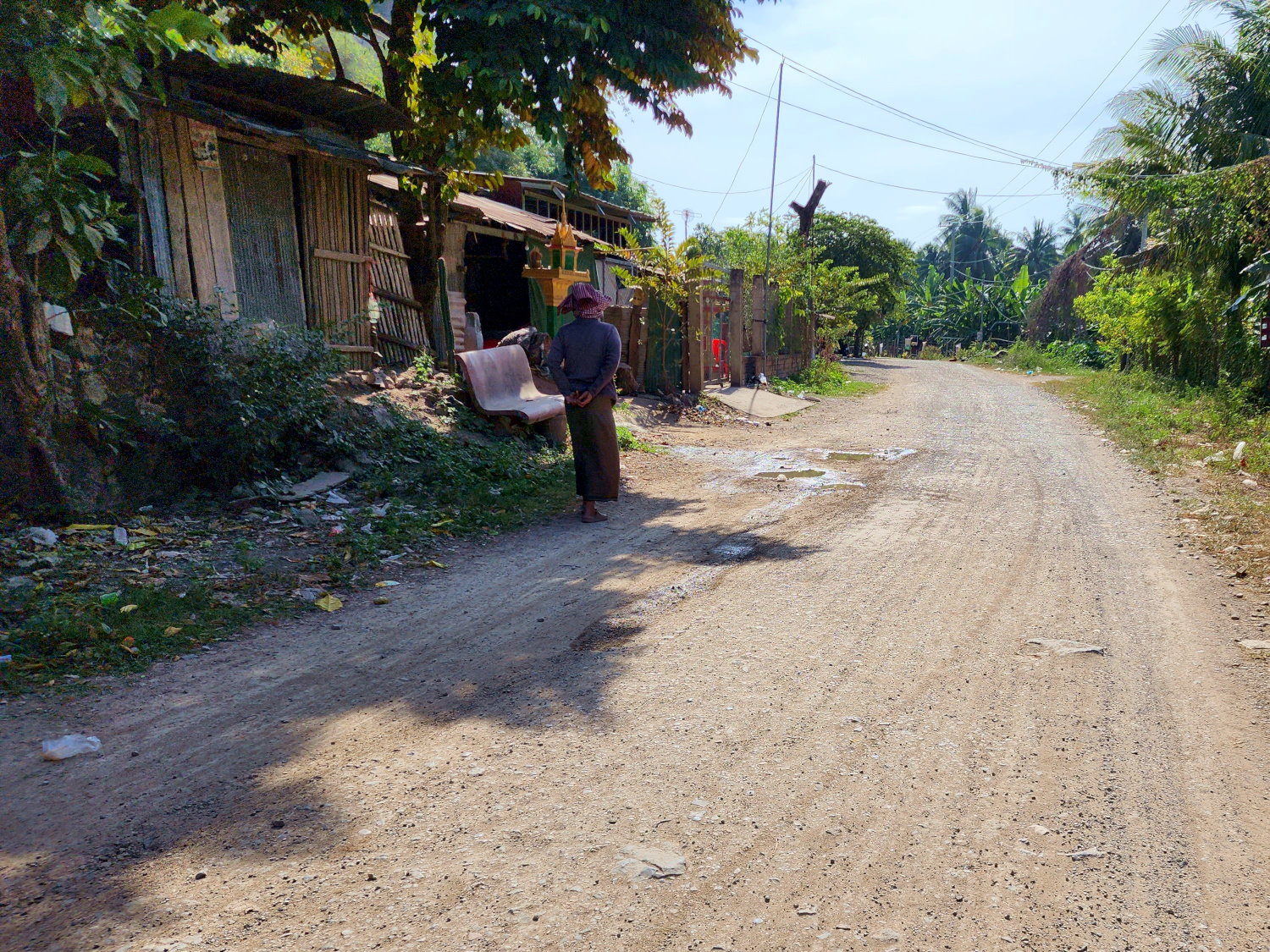 simple life in Phnom Sampov, Cambodia