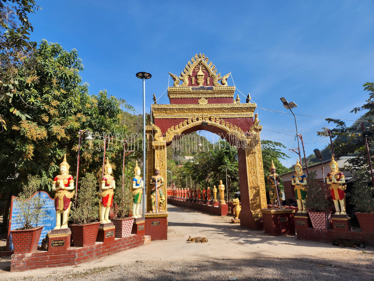 Phnom Sampov, Cambodia Wat
