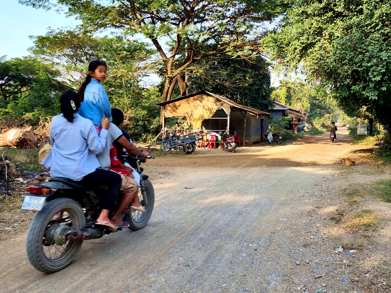 Family of 5 on one motorcycle - Cambodia