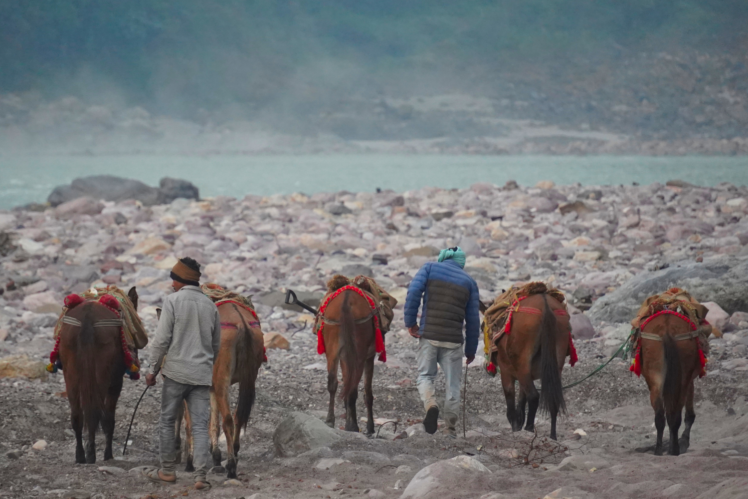 From Laughter Yoga to Cold Showers: Our Solo Experiences in Rishikesh and Raiwala