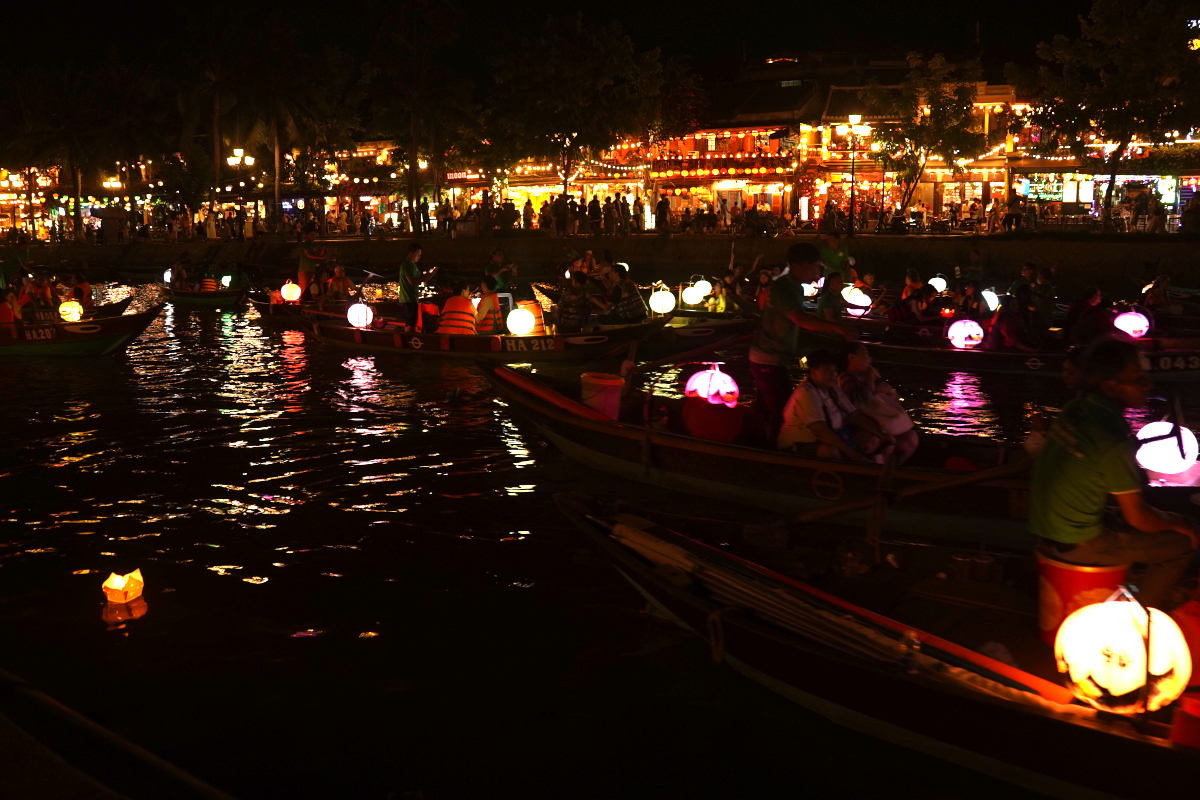 Chaos & Charm in Vietnam: Facing Gadget Meltdowns and Floating Candles in Hoi An
