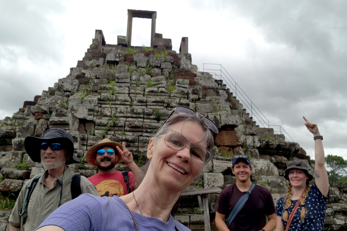 Siem Reap Day Trip: Bayon Monkeys, Ta Prohm & Phare Circus