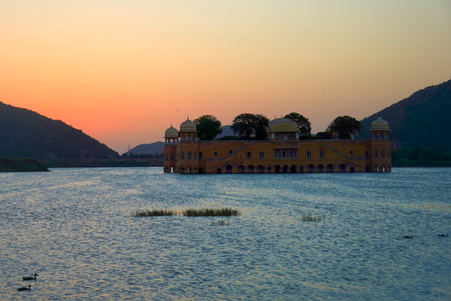 Sunken Palaces and Mirror Halls: Navigating Amer Fort & Jal Mahal